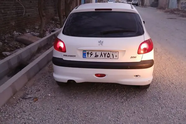 پژو، 206