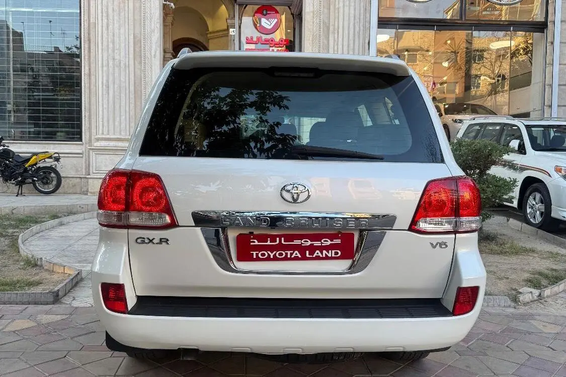 تویوتا  لندکروز چهار در