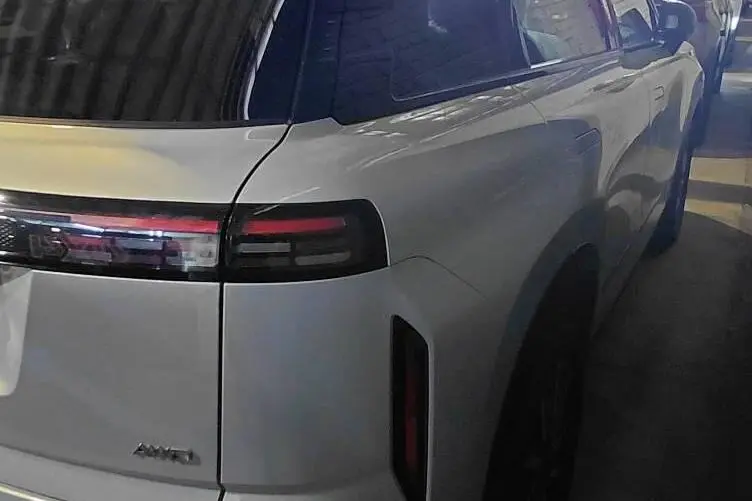 لوکانو،  L7