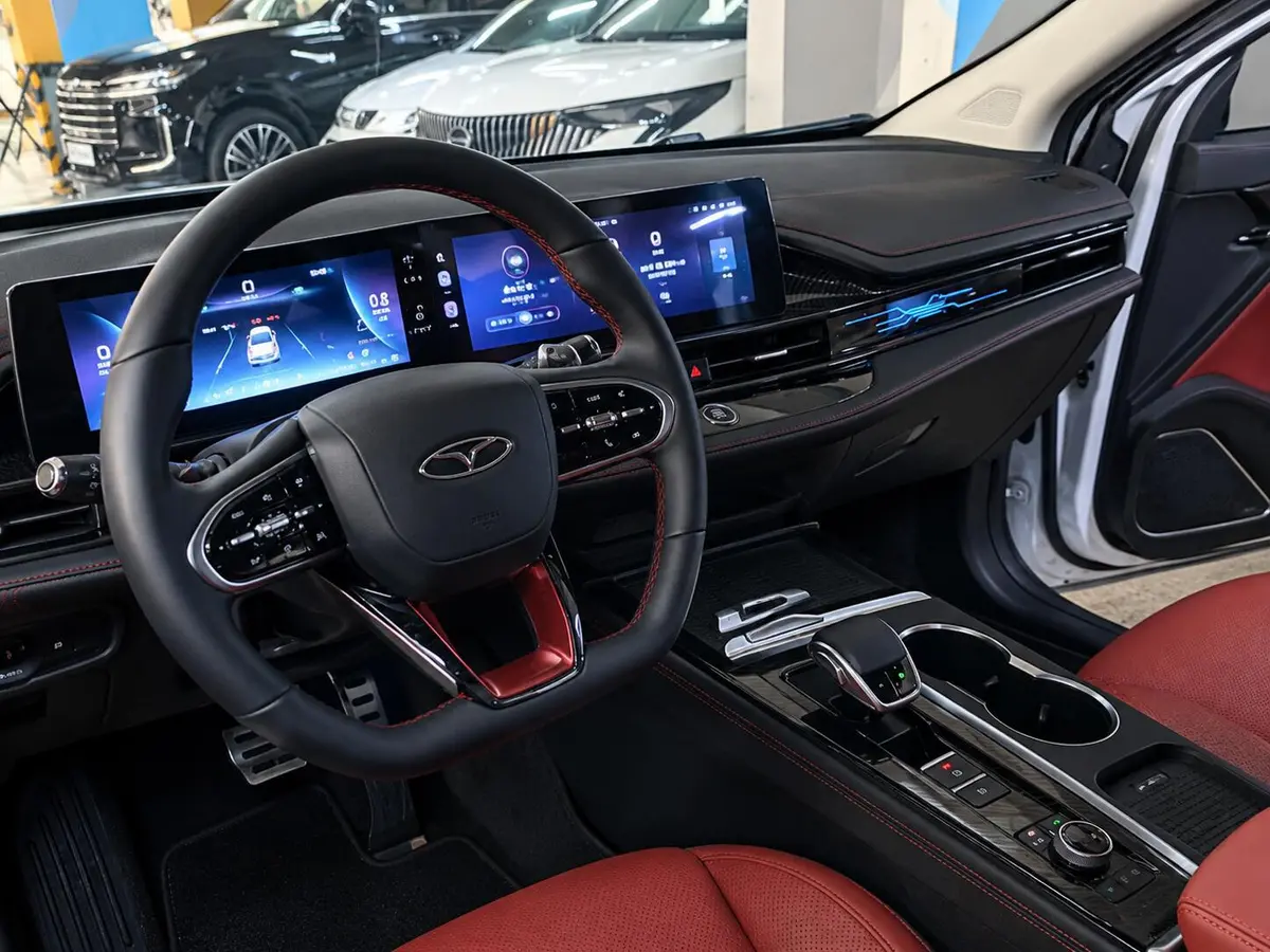 فونیکس،  آریزو 6 جی تی (Z6 GT)