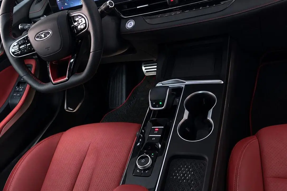فونیکس،  آریزو 6 جی تی (Z6 GT)