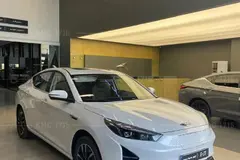 پیش فروش کی ام سی، eJ7