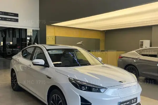 پیش فروش کی ام سی، eJ7