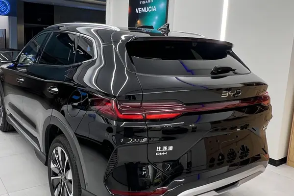 بی وای دی، سانگ پلاس DMi