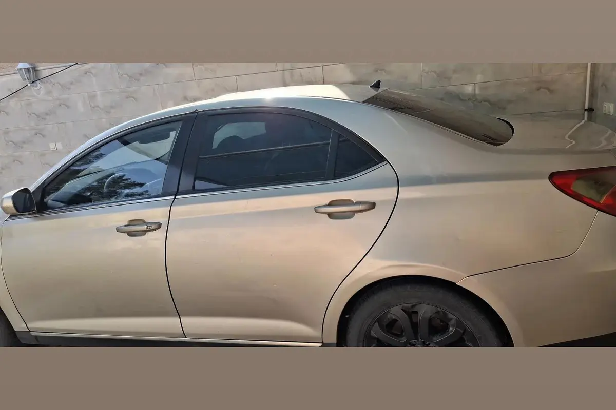 ام جی،  550