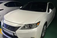 لکسوس، ES