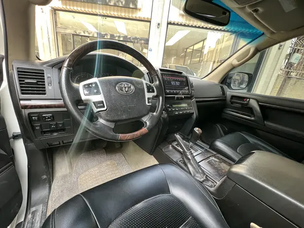 تویوتا، لندکروز چهار در