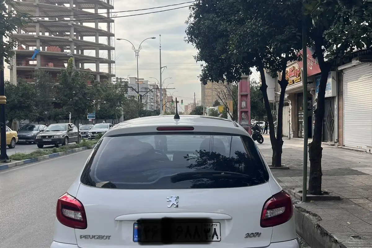 پژو،  207