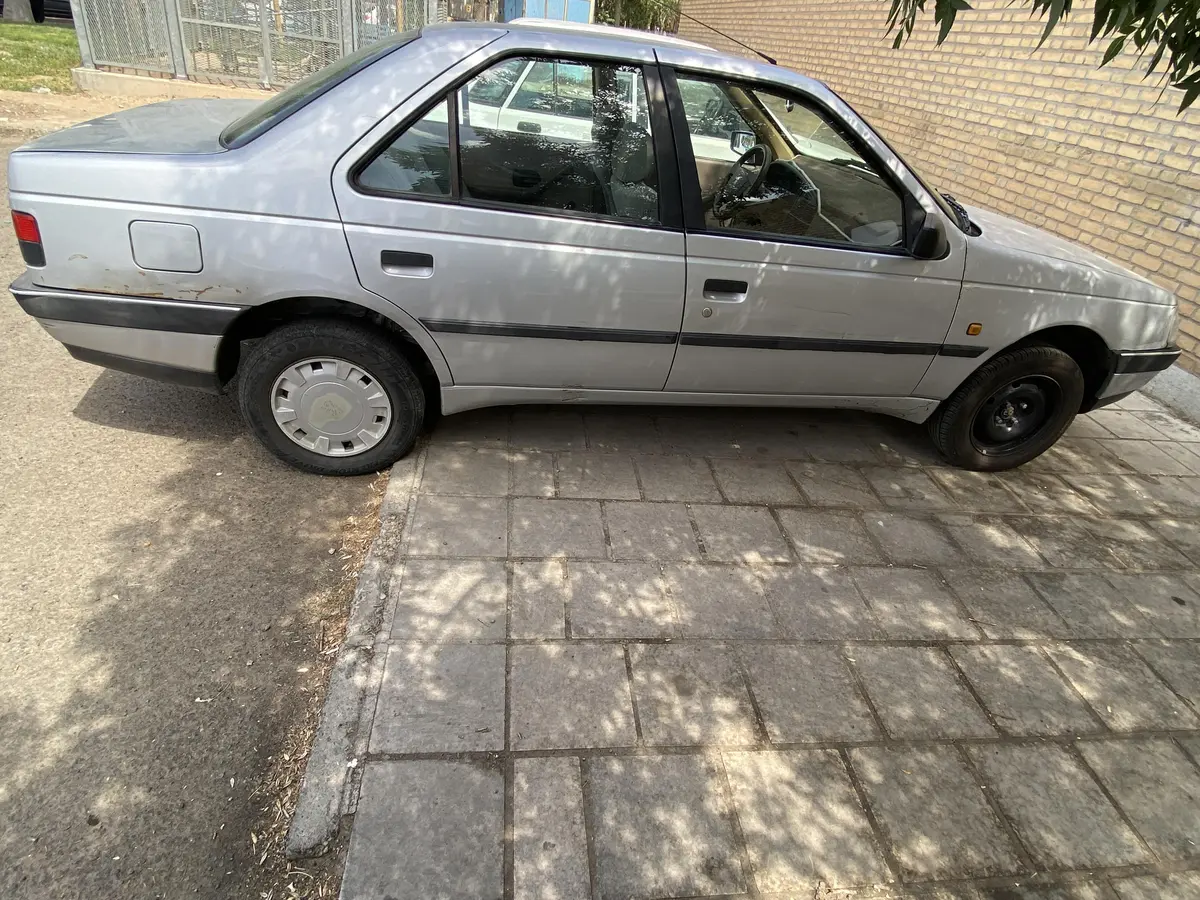پژو،  405