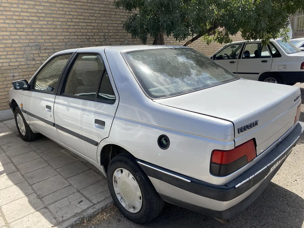 پژو،  405