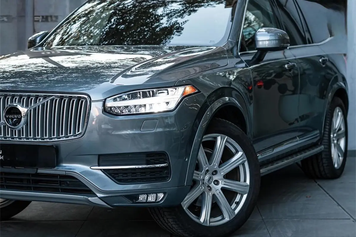 ولوو،  XC90