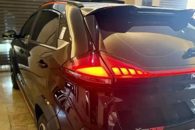ام وی ام،  X33 کراس