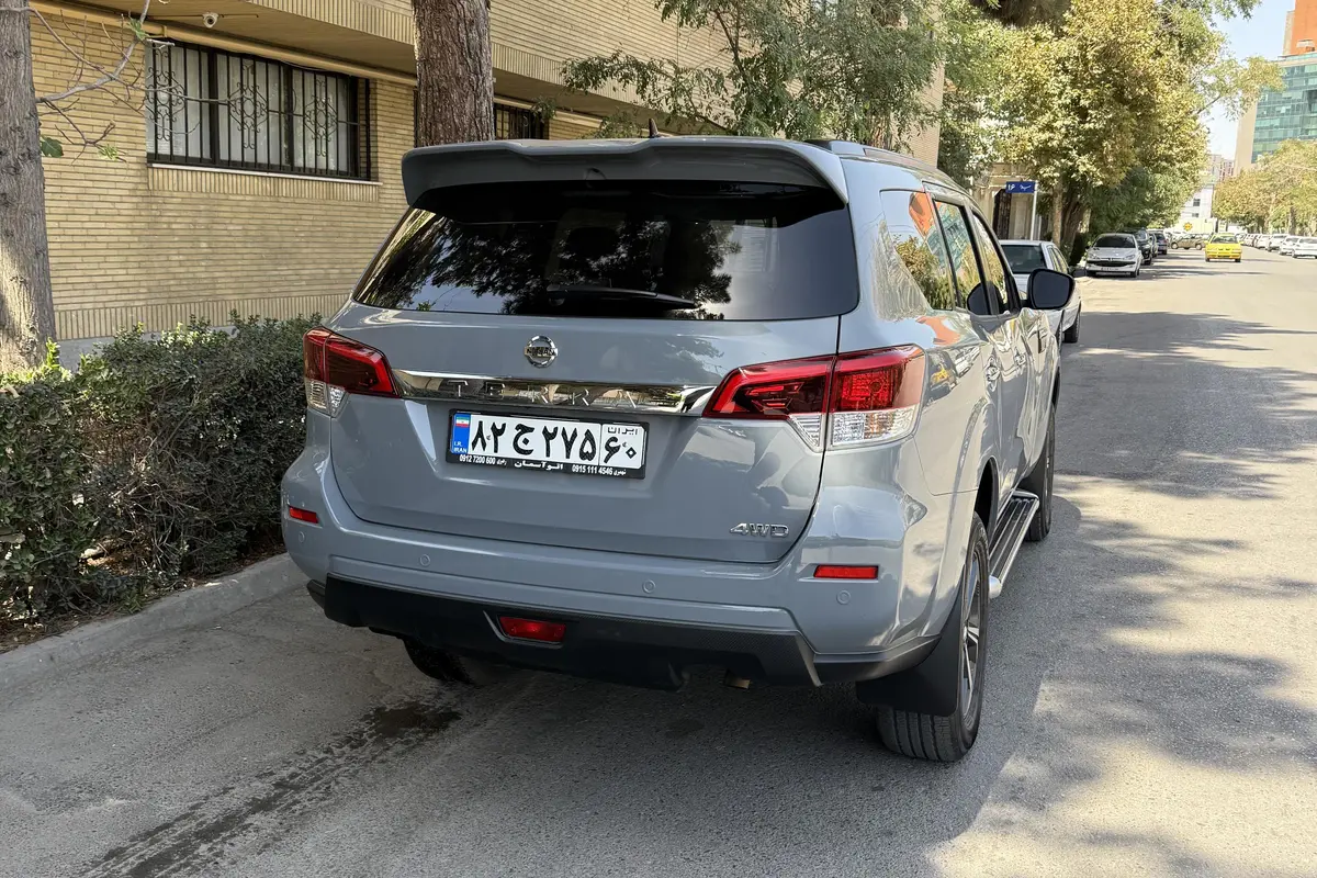 نیسان،  ترا