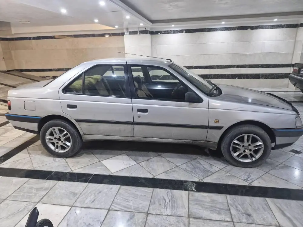 پژو،  405