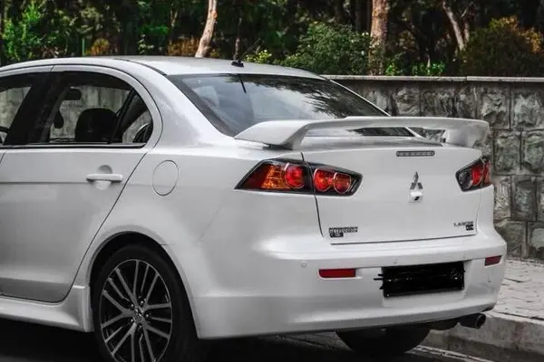 میتسوبیشی، لنسر