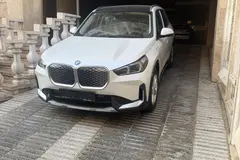 ب ام و، iX1