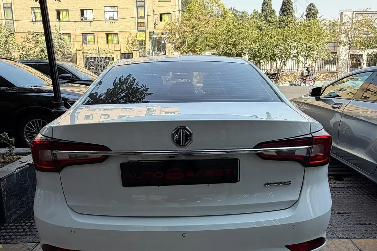 ام جی،  5
