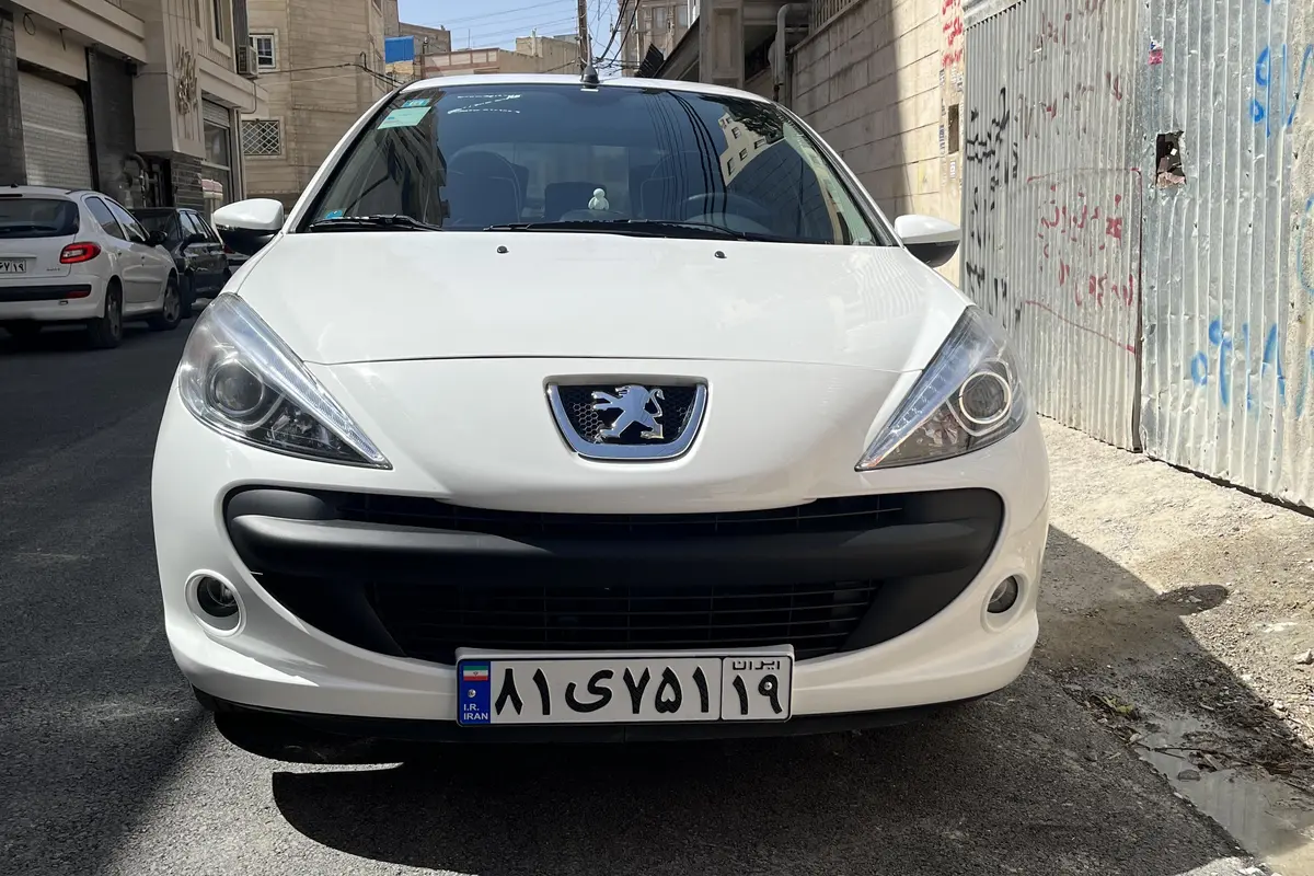 پژو،  207
