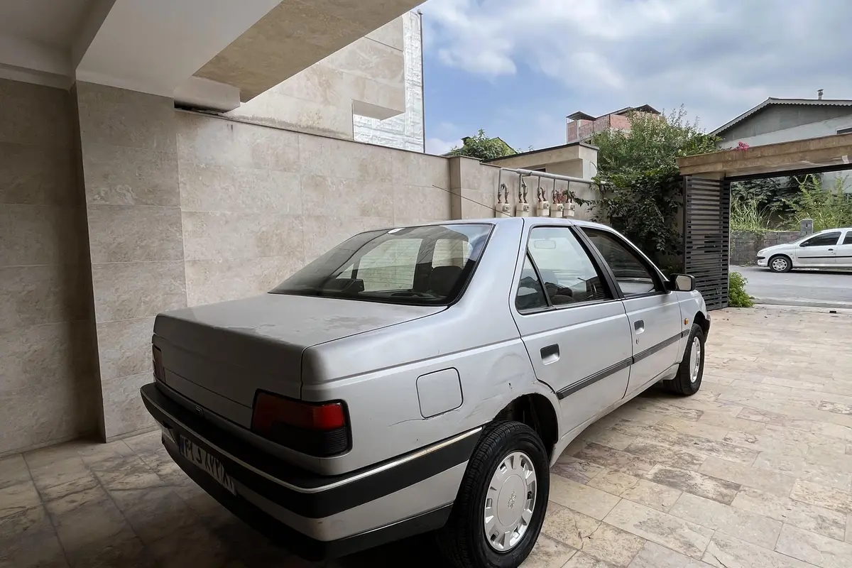 پژو،  405