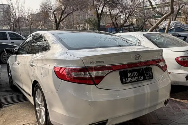 هیوندای، آزرا (گرنجور)