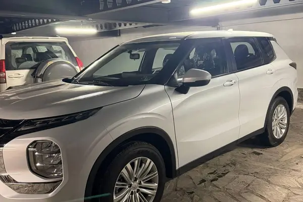 میتسوبیشی، اوتلندر