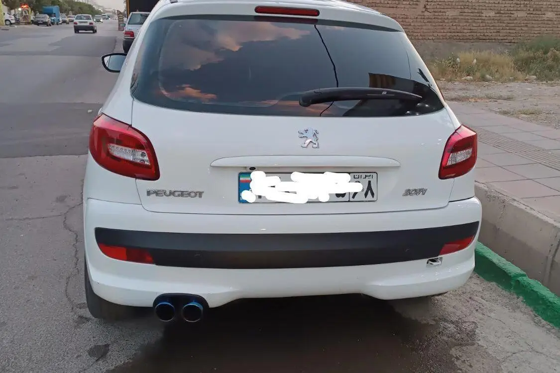 پژو،  207
