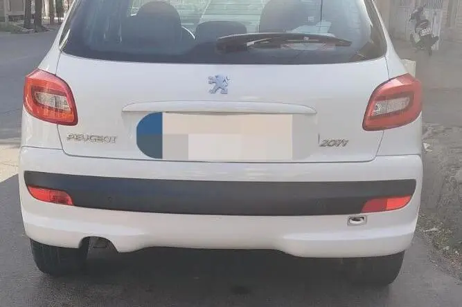 پژو،  207