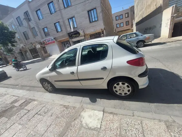 پژو  206