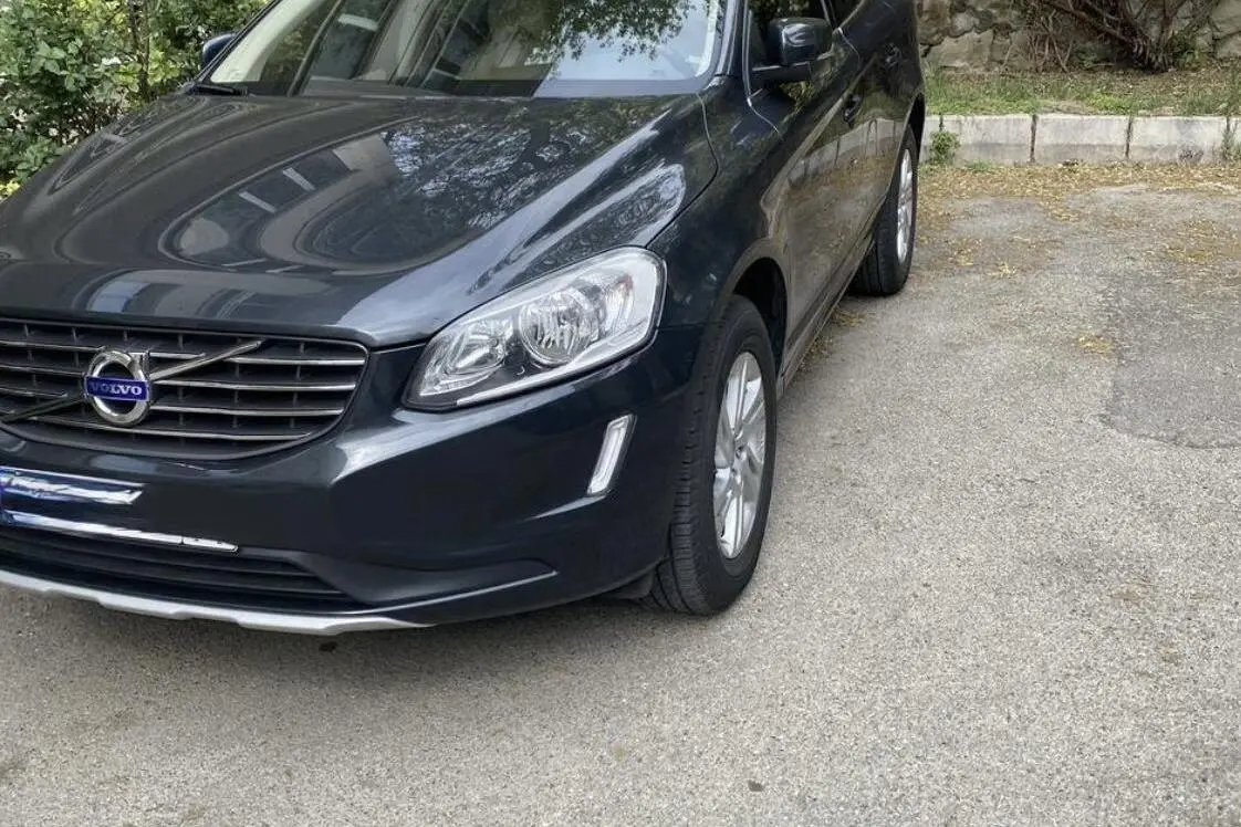 ولوو،  XC60