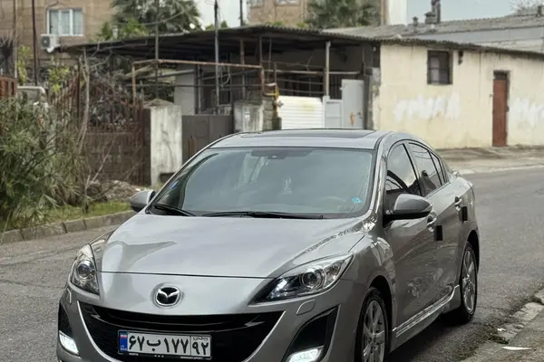 مزدا، 3 نیو صندوق دار