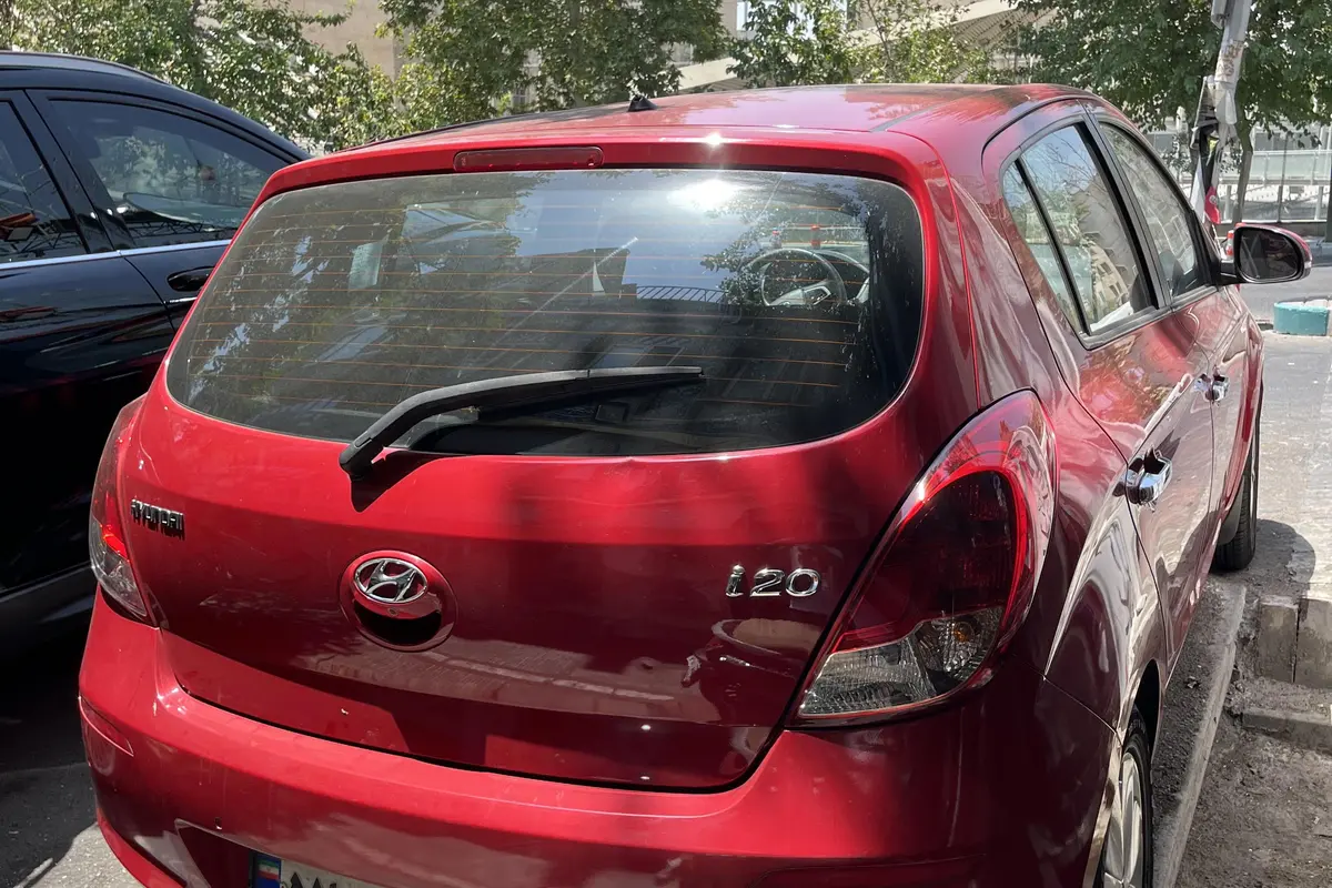 هیوندای  i20