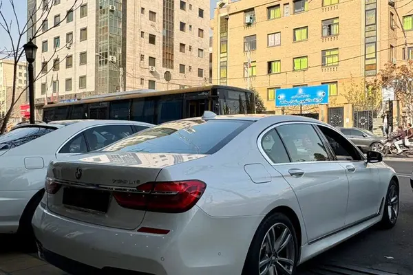 ب ام و، سری 7