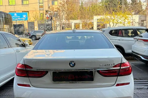 ب ام و، سری 7