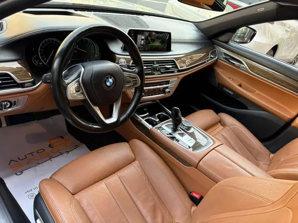 ب ام و، سری 7