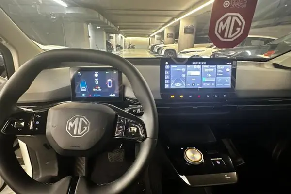 ام جی  4ev