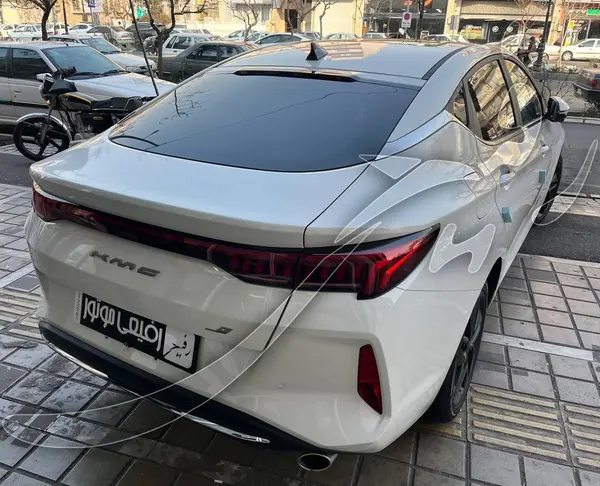 پیش فروش کی ام سی، J7