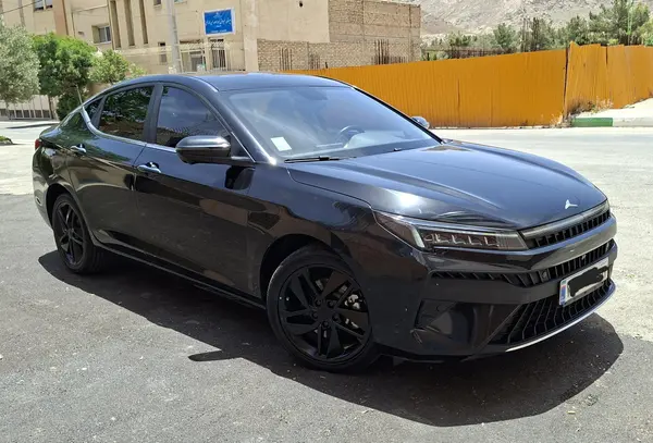 کی ام سی  J7