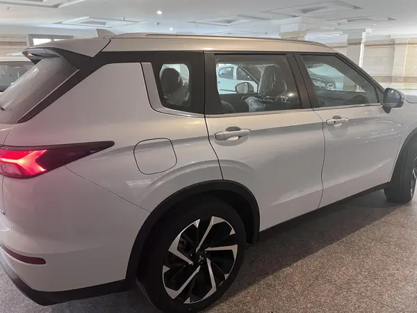 میتسوبیشی، اوتلندر