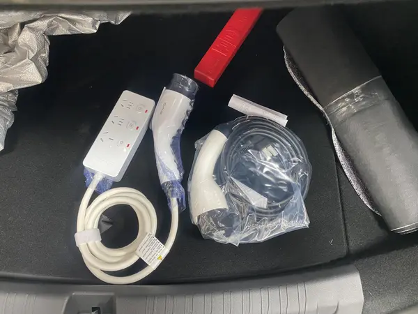 بی وای دی، چین L