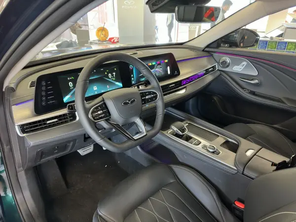 فونیکس  آریزو 8 هیبرید (Z8 PHEV)