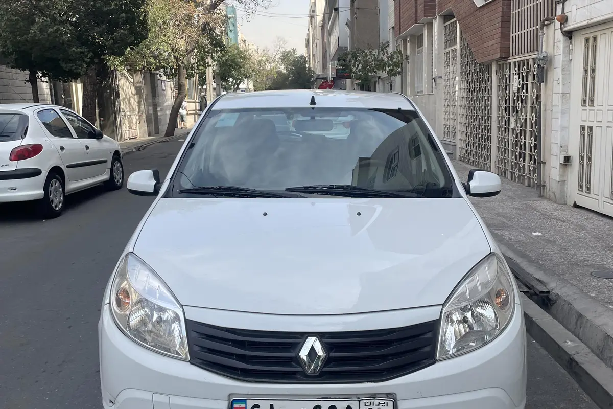 رنو،  ساندرو