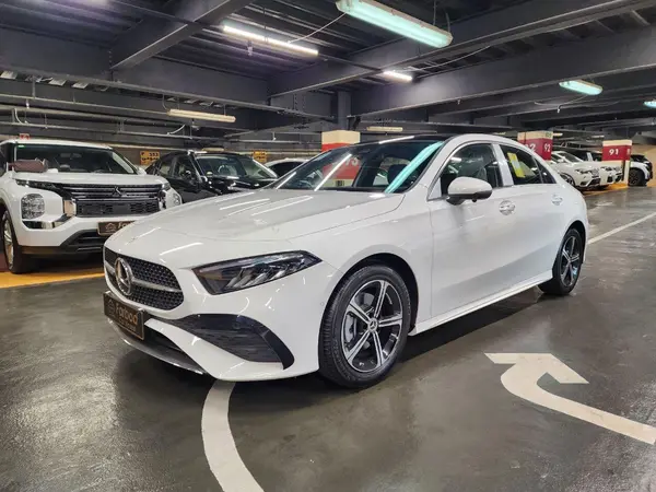 بنز، کلاس A سدان