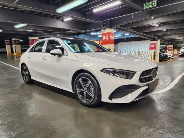 بنز، کلاس A سدان