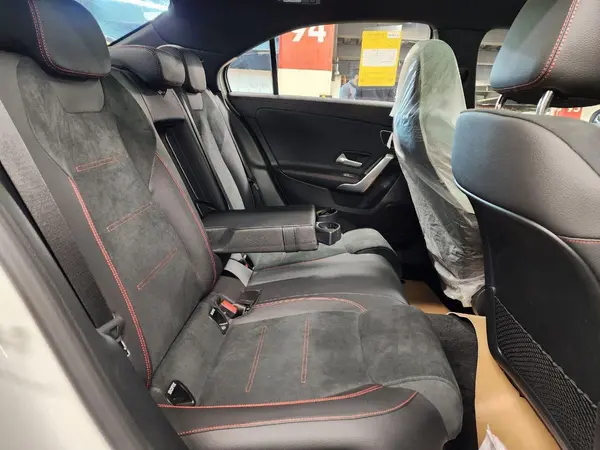 بنز، کلاس A سدان