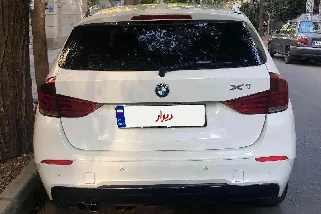 ب ام و،  X1