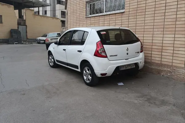 رنو  ساندرو