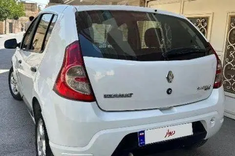 رنو  ساندرو