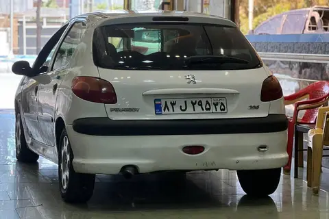 پژو، 206