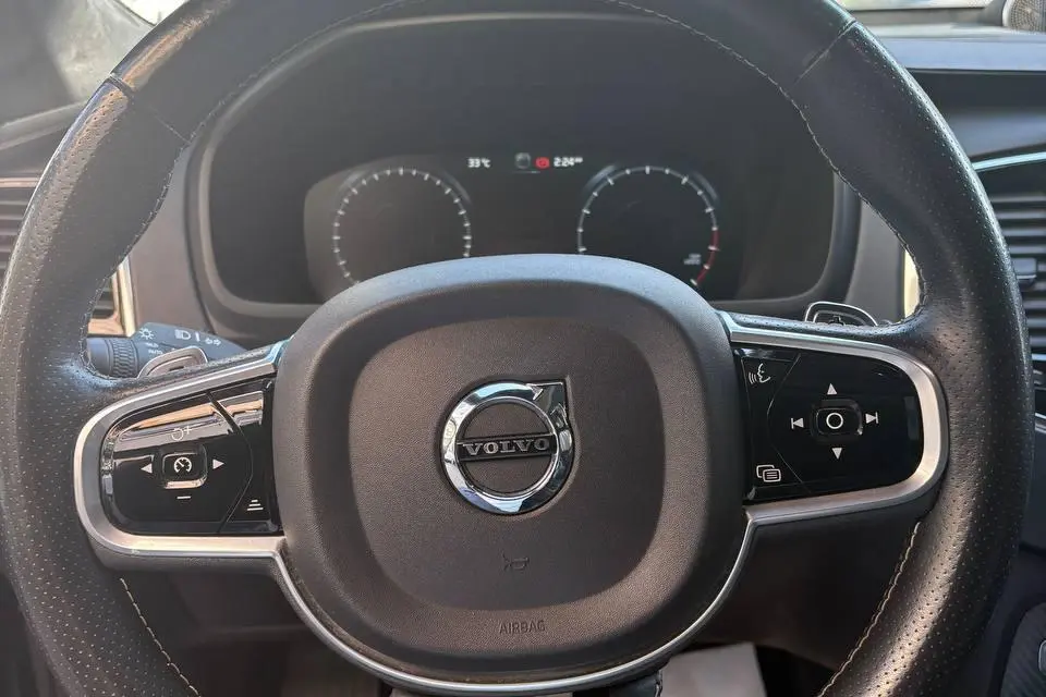 ولوو،  XC90