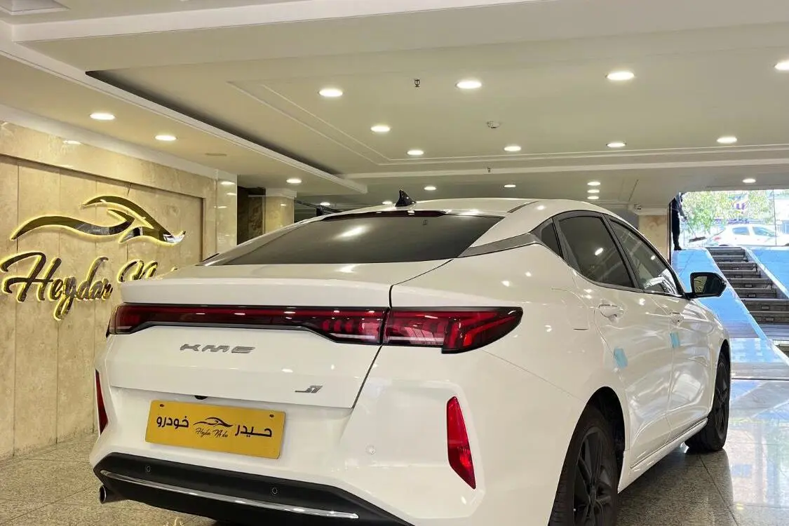 کی ام سی،  J7